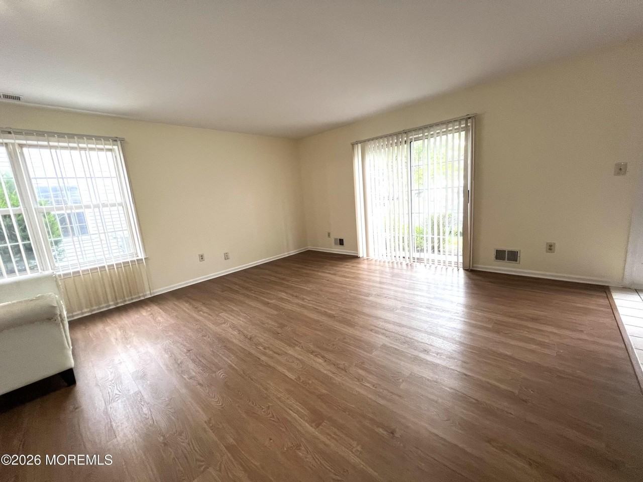 757 Banyan Ct - Photo 2 of 8