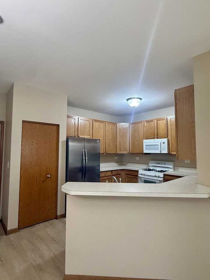 273 Springbrook Trl S #273 - Photo 7 of 21