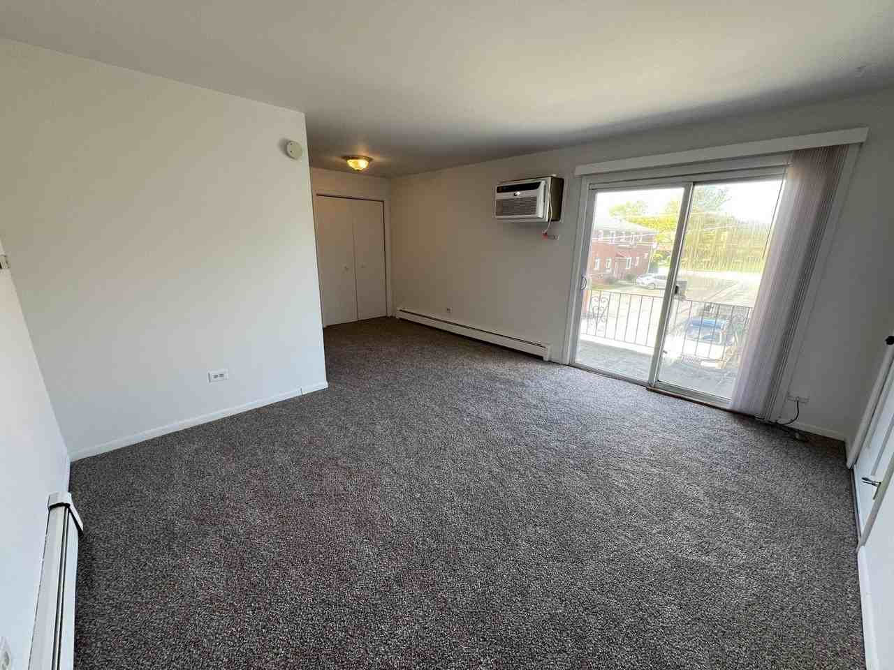 14340 S La Grange Rd #4 - Photo 4 of 10