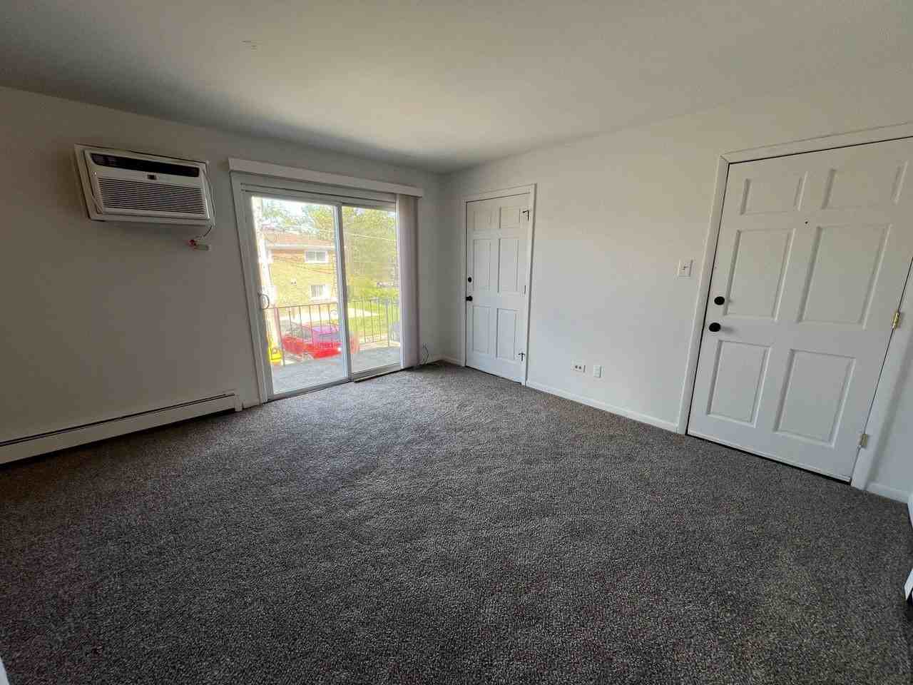14340 S La Grange Rd #4 - Photo 5 of 10