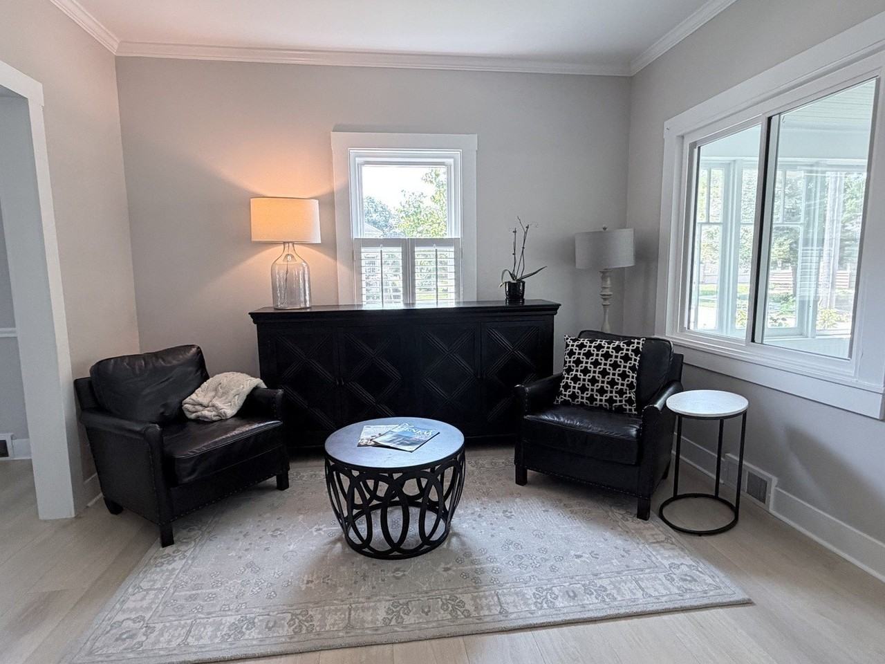 701 Edison St - Photo 3 of 16