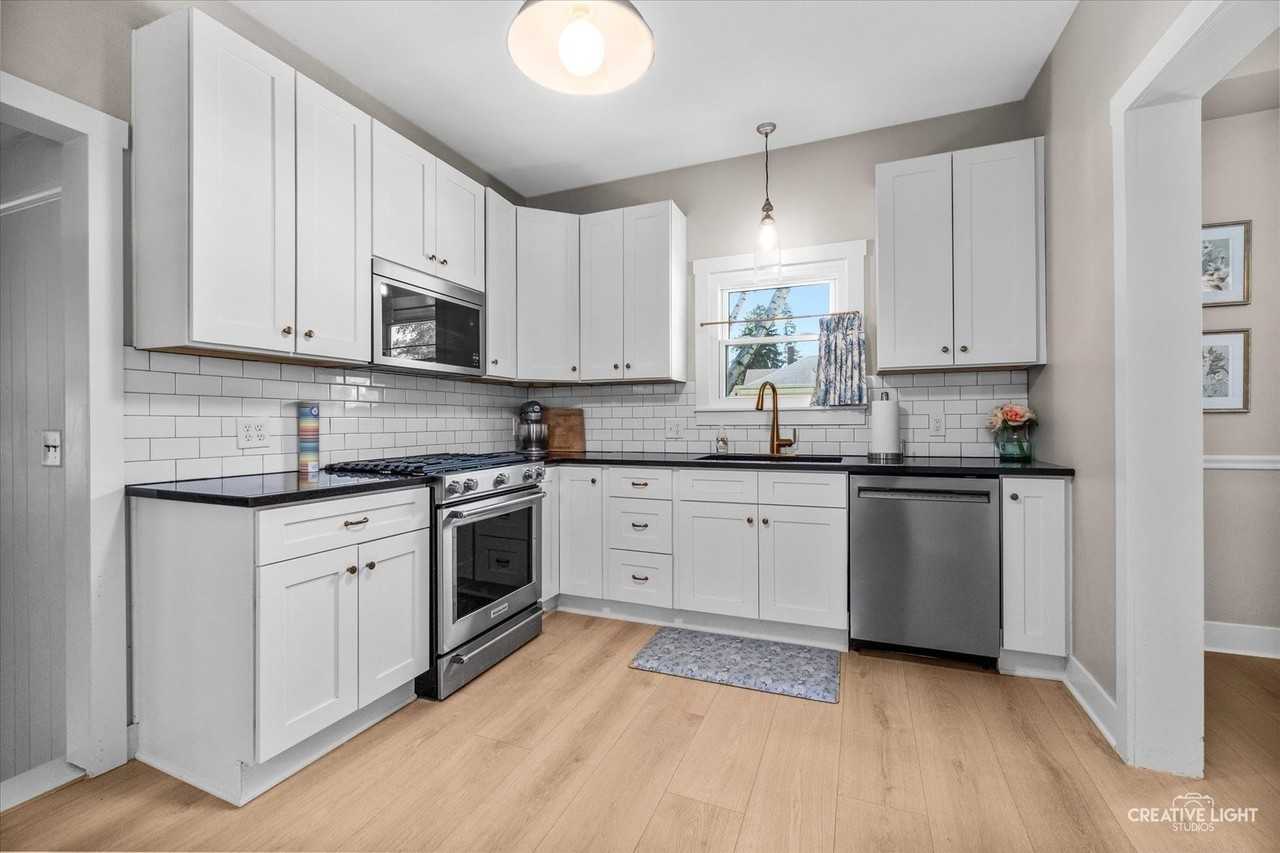 701 Edison St - Photo 5 of 16