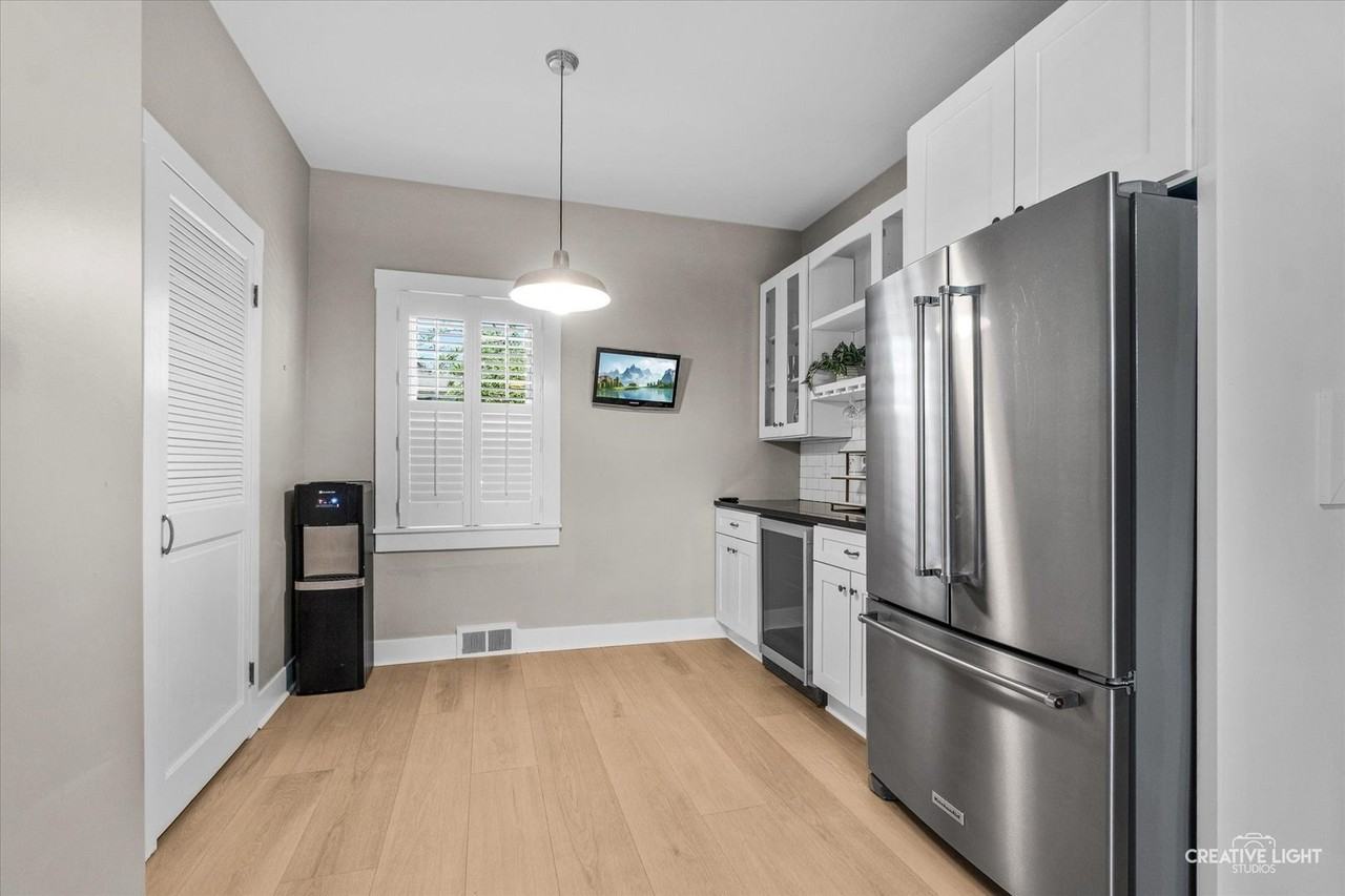 701 Edison St - Photo 6 of 16