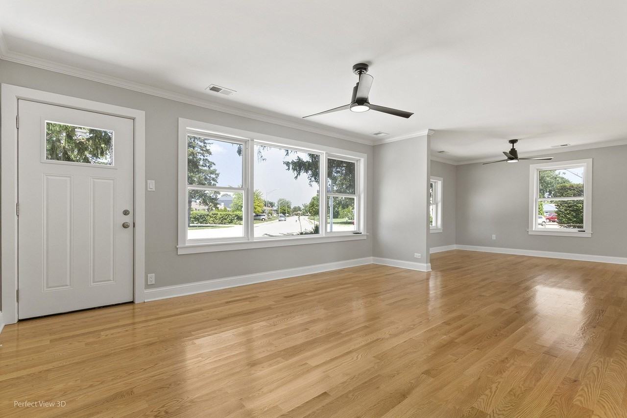 8331 W Gunnison St - Photo 2 of 15