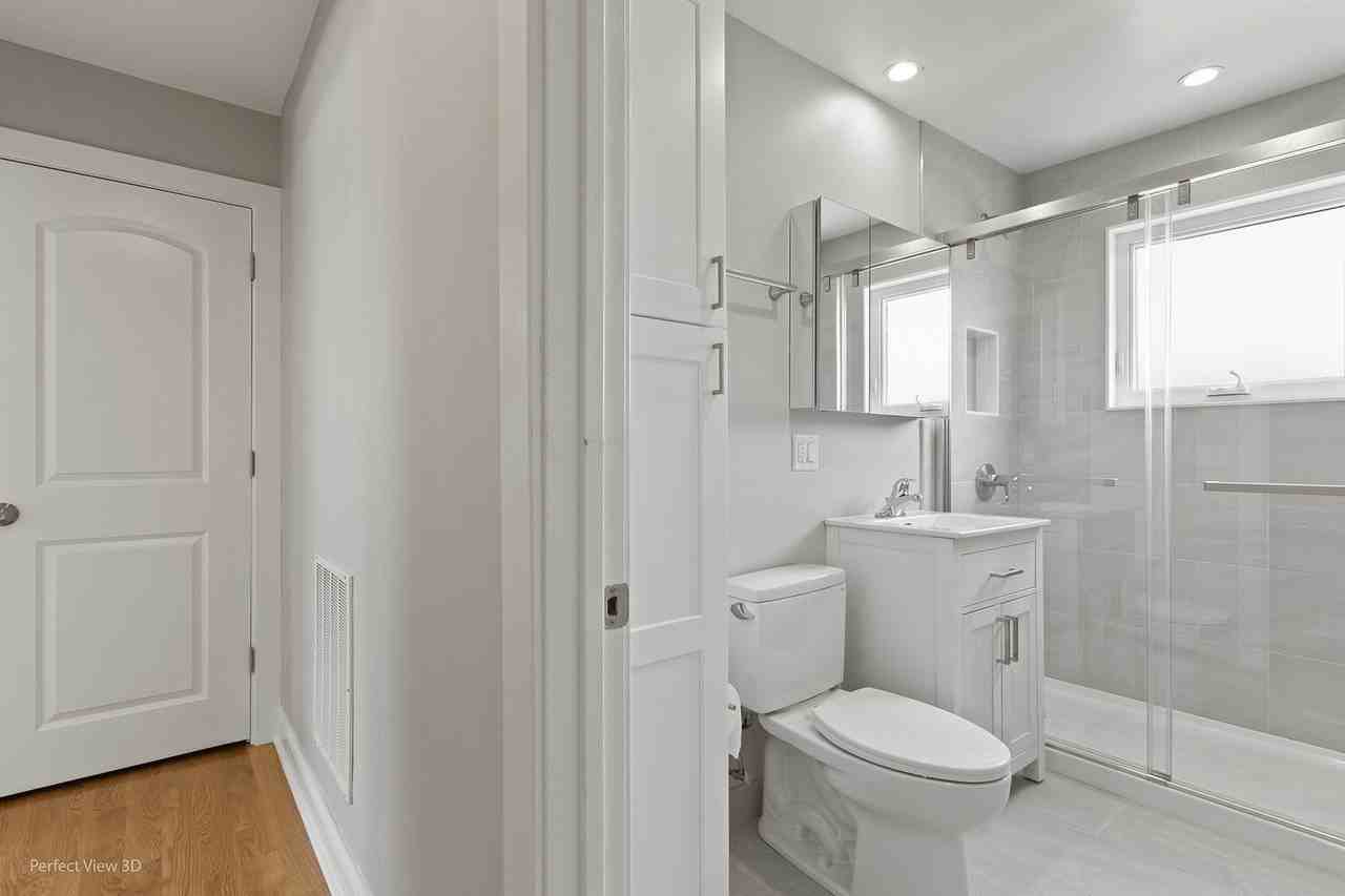 8331 W Gunnison St - Photo 5 of 15