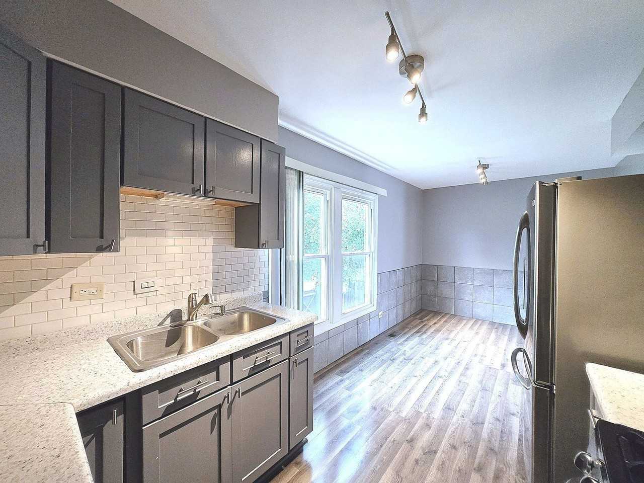 1912 Governors Ln #1912 - Photo 6 of 23