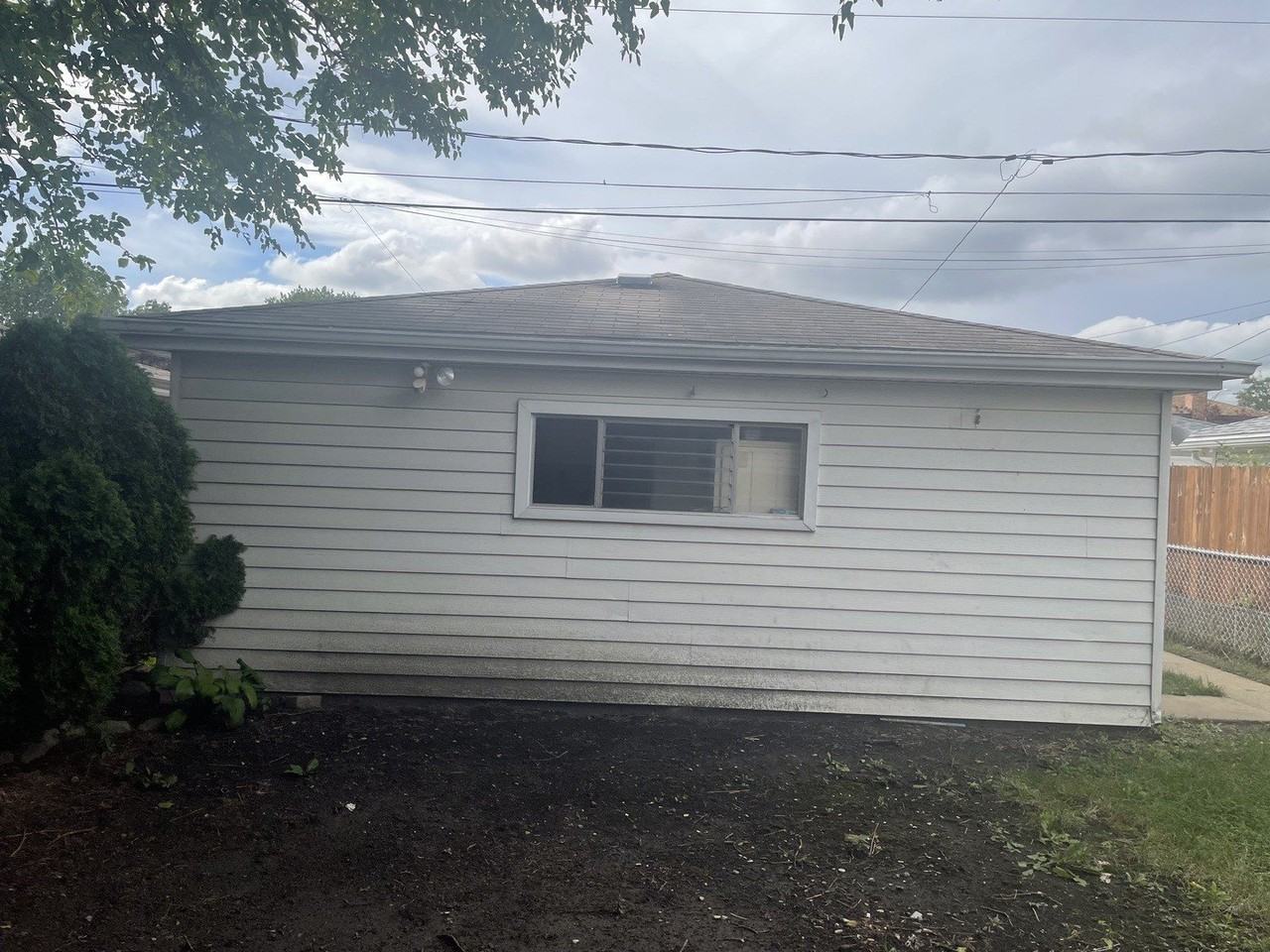7950 Rutherford Ave - Photo 3 of 3