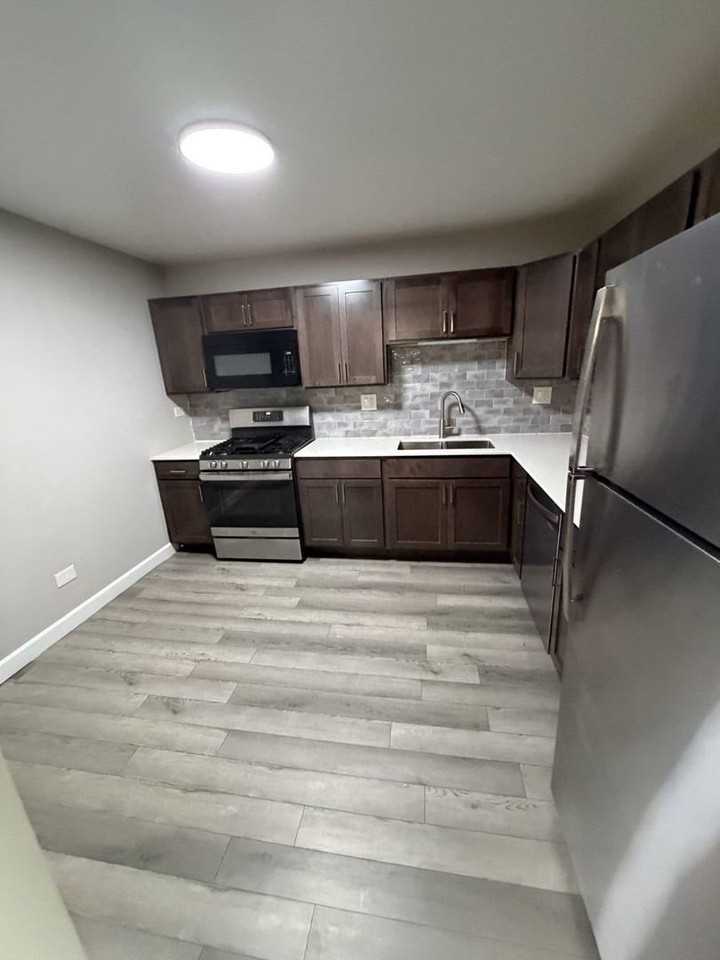 445 S Cleveland Ave #204 - Photo 4 of 14