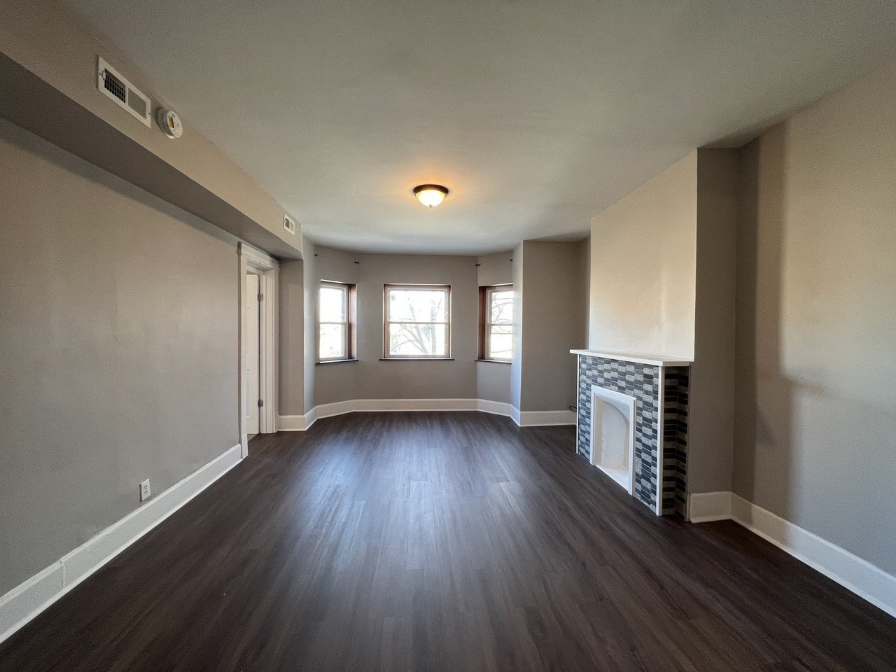 3252 S Princeton Ave #3 - Photo 3 of 21
