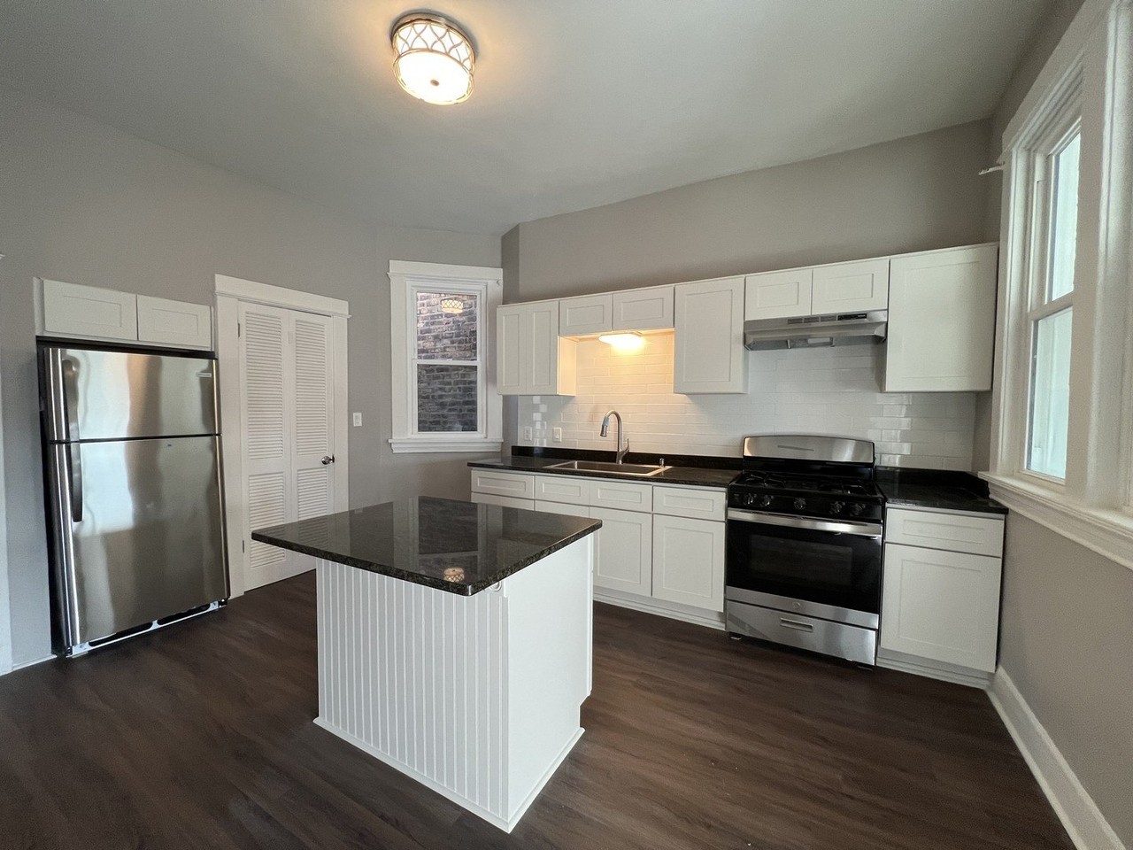 3252 S Princeton Ave #3 - Photo 6 of 21