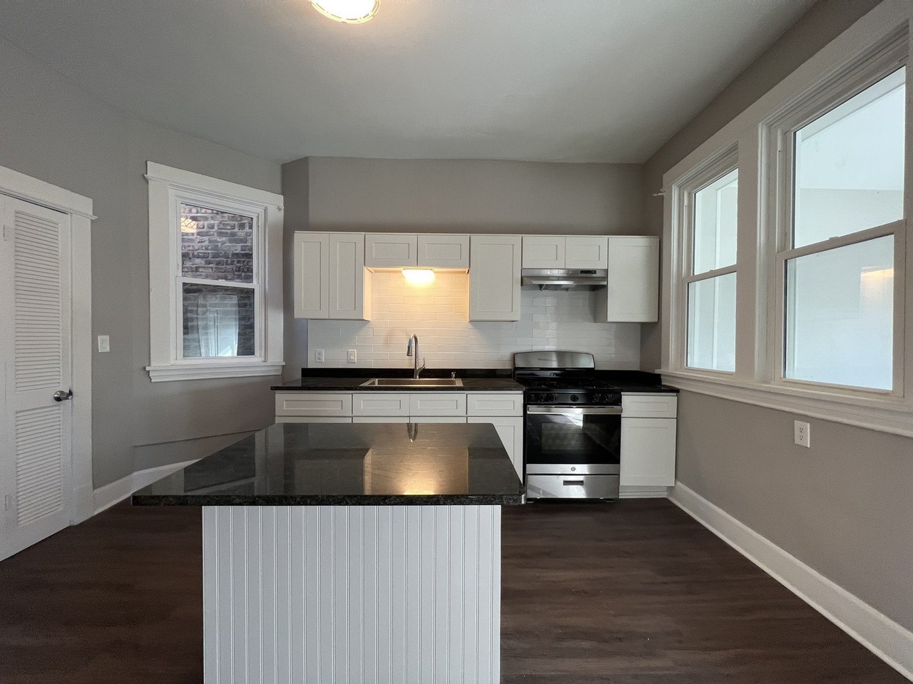 3252 S Princeton Ave #3 - Photo 7 of 21