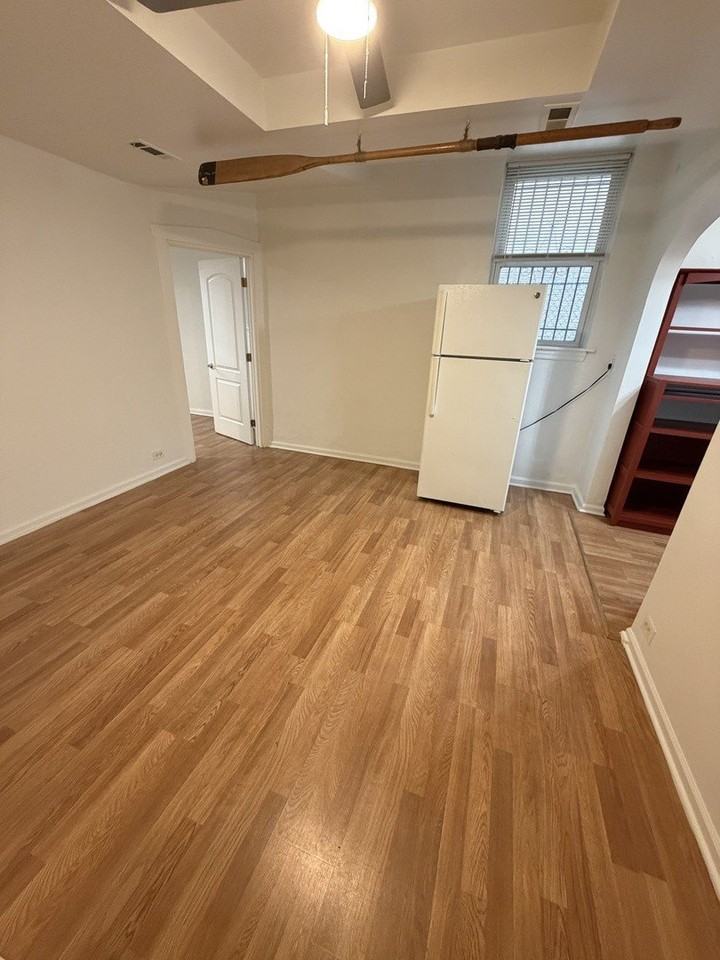 6225 N Francisco Ave #G - Photo 7 of 16