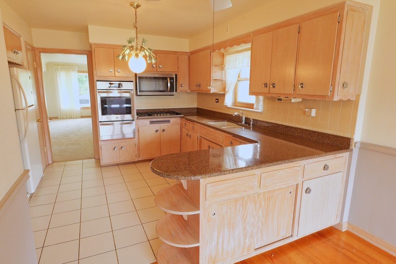 4537 W 100th Pl - Photo 3 of 19