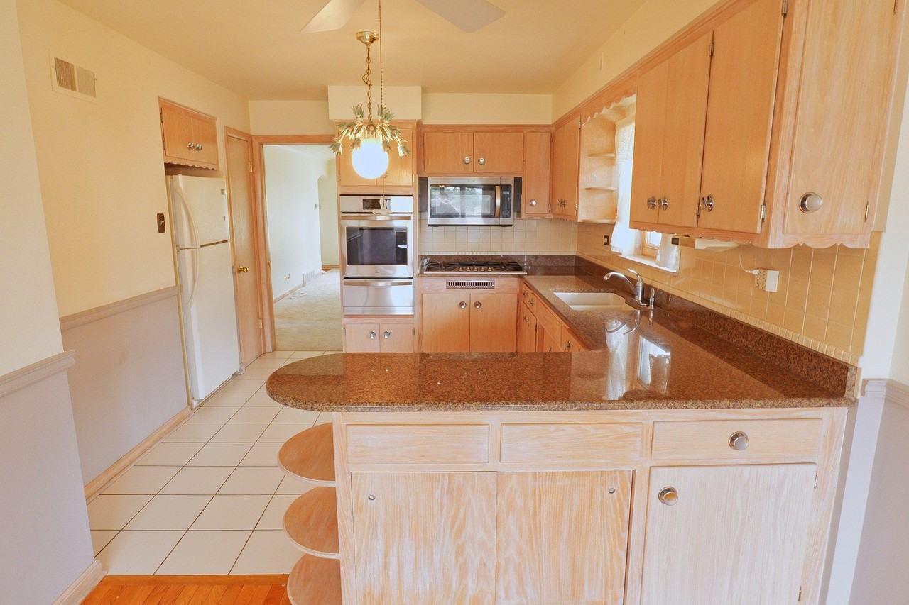4537 W 100th Pl - Photo 4 of 19