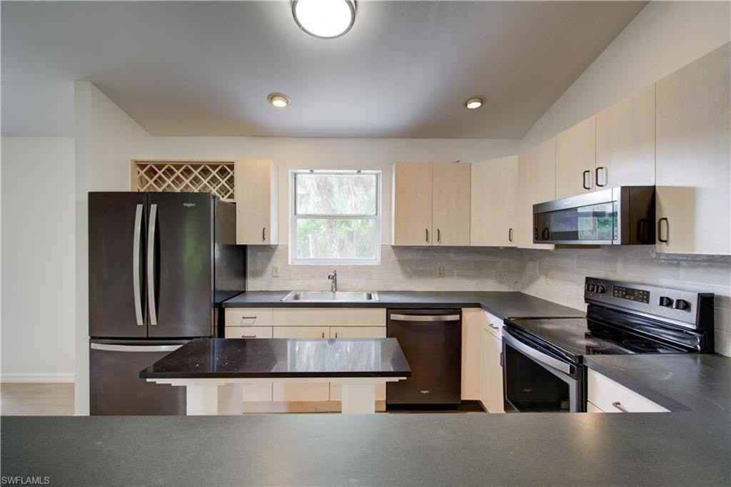 731 Jung Blvd E - Photo 4 of 43