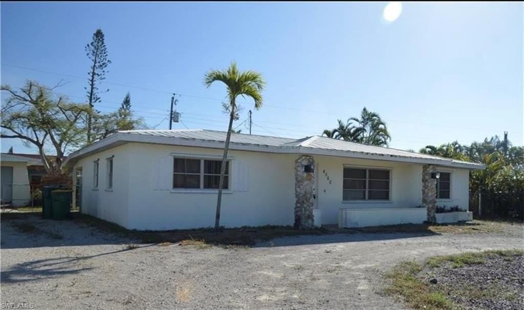 4560 Capri Dr - Photo 2 of 14