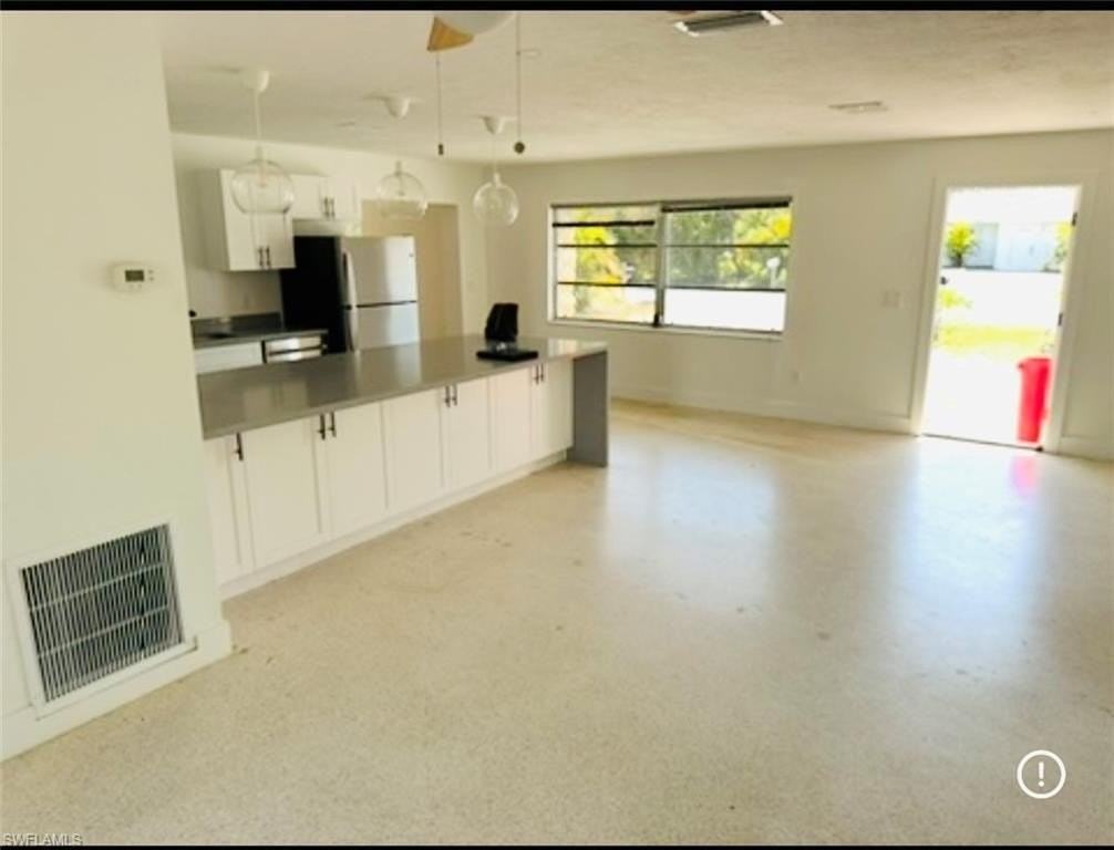 4560 Capri Dr - Photo 3 of 14