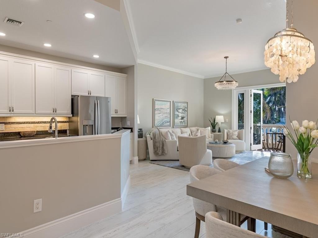 627 6th Ave S #B302 - Photo 4 of 14