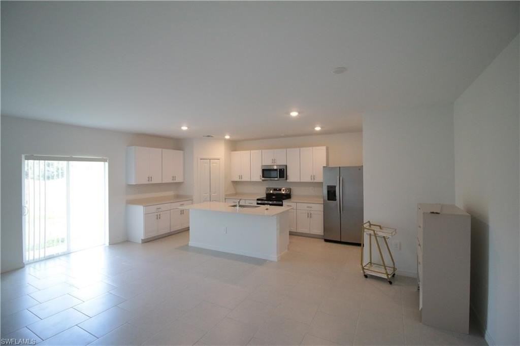19619 Fairhill Ct - Photo 6 of 47