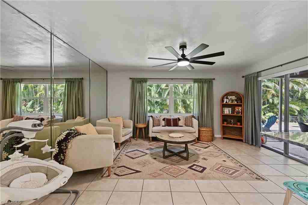 1137 N Town And River Dr - Photo 7 of 42