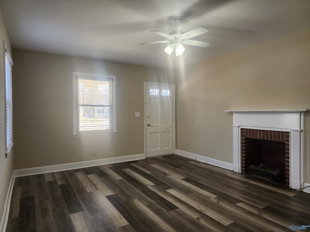 1900 Vanderbilt Cir Sw - Photo 3 of 24