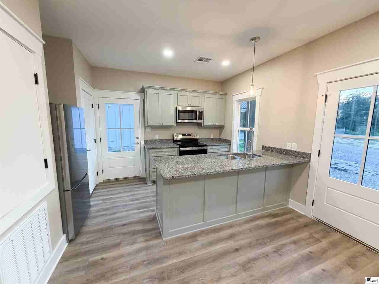 922 Harrell Rd - Photo 3 of 9