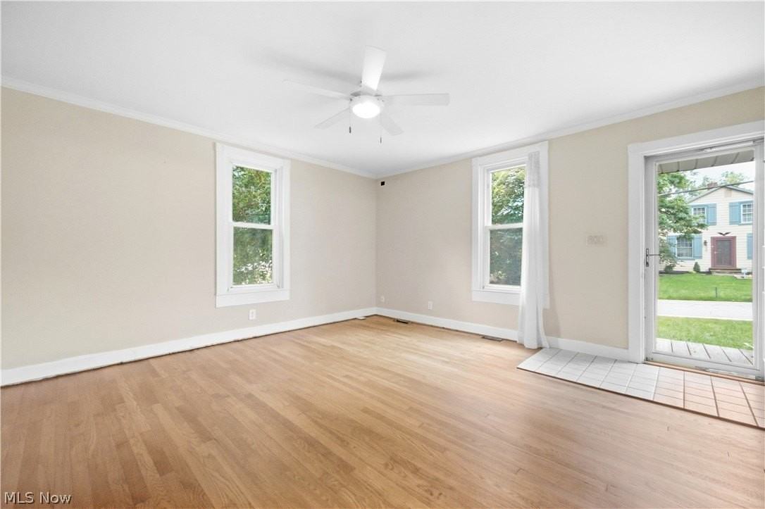 6917 Daisy Ave - Photo 2 of 35