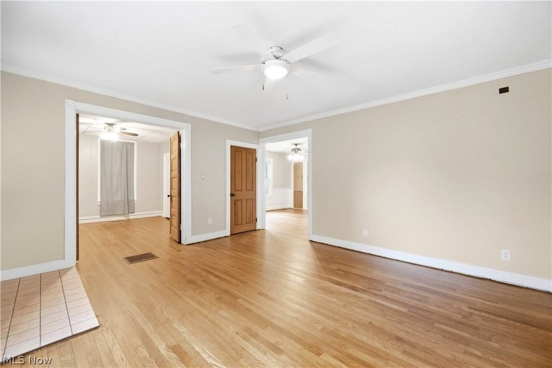6917 Daisy Ave - Photo 3 of 35