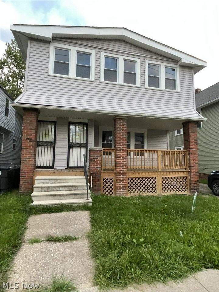 3658 E 143rd St - Photo 2 of 17
