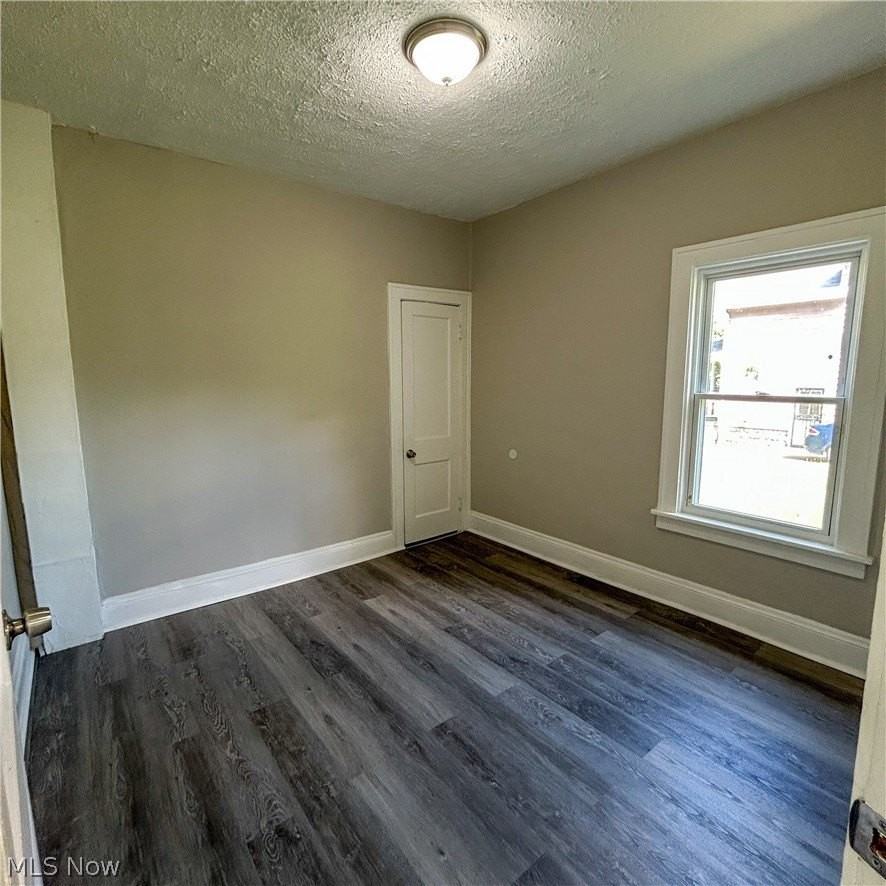 3415 E 113th St - Photo 7 of 34