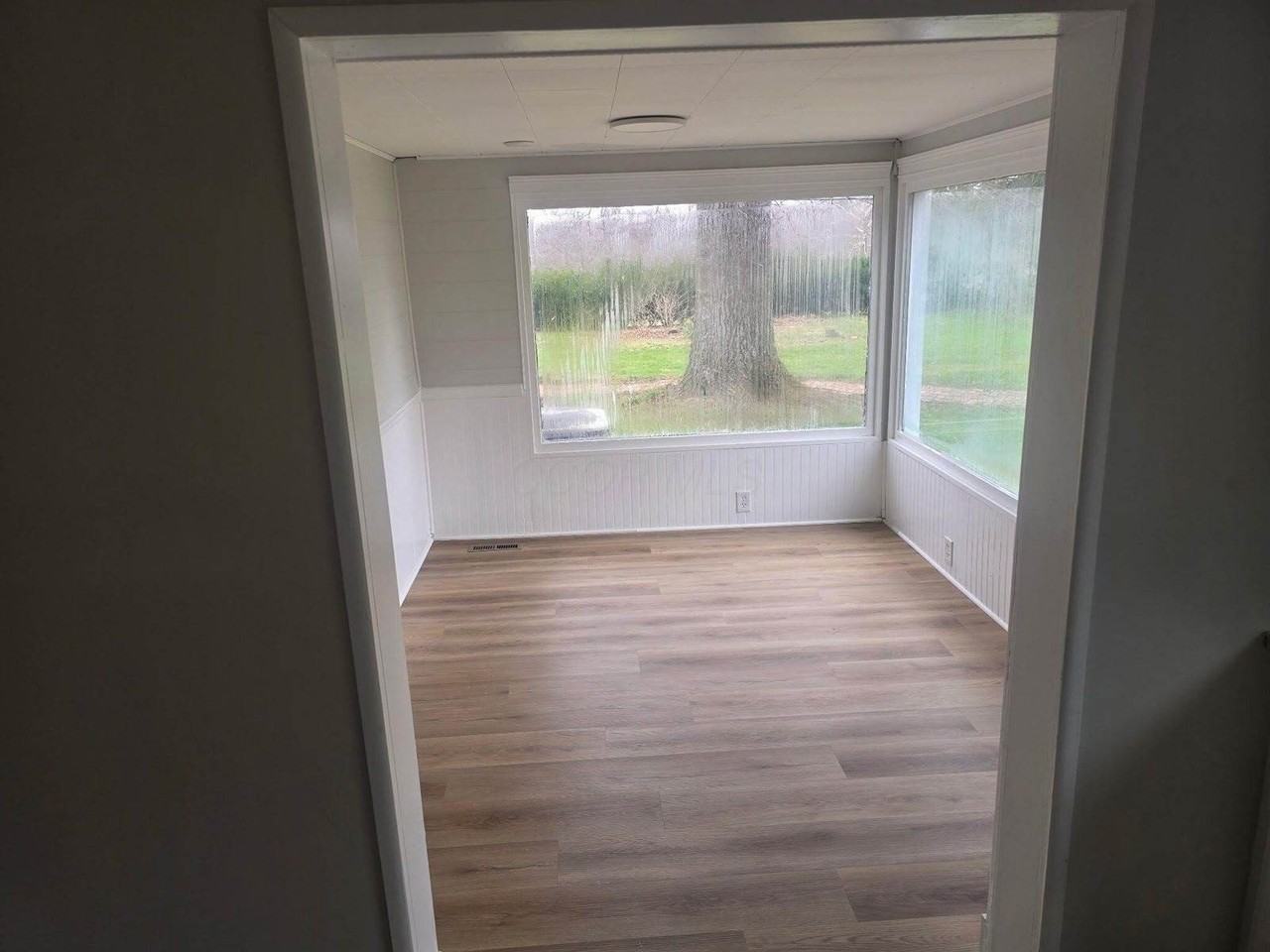 3950 Riverside Dr - Photo 4 of 44