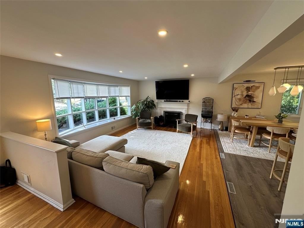339 Durie Ave - Photo 2 of 25