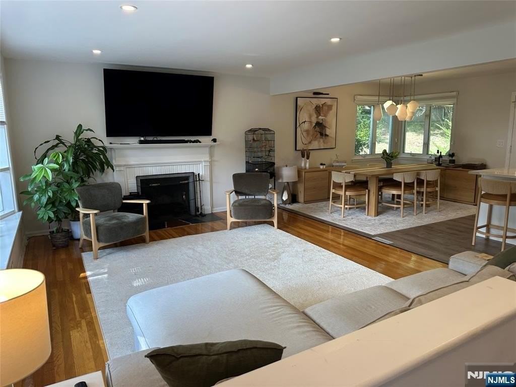 339 Durie Ave - Photo 7 of 25