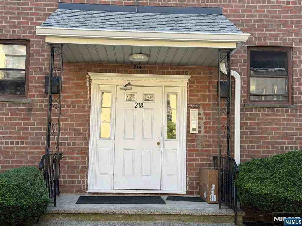 218 Prospect Ave #3C - Photo 4 of 11