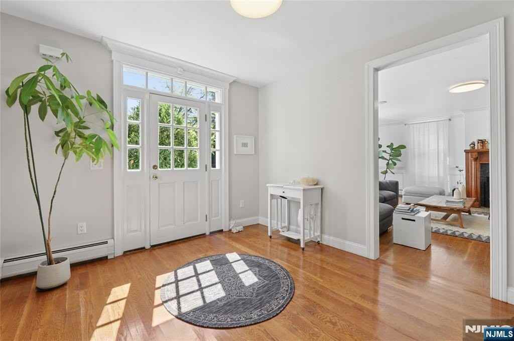 253 W Clinton Ave - Photo 2 of 34