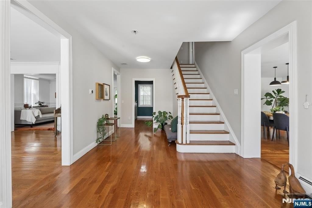 253 W Clinton Ave - Photo 3 of 34