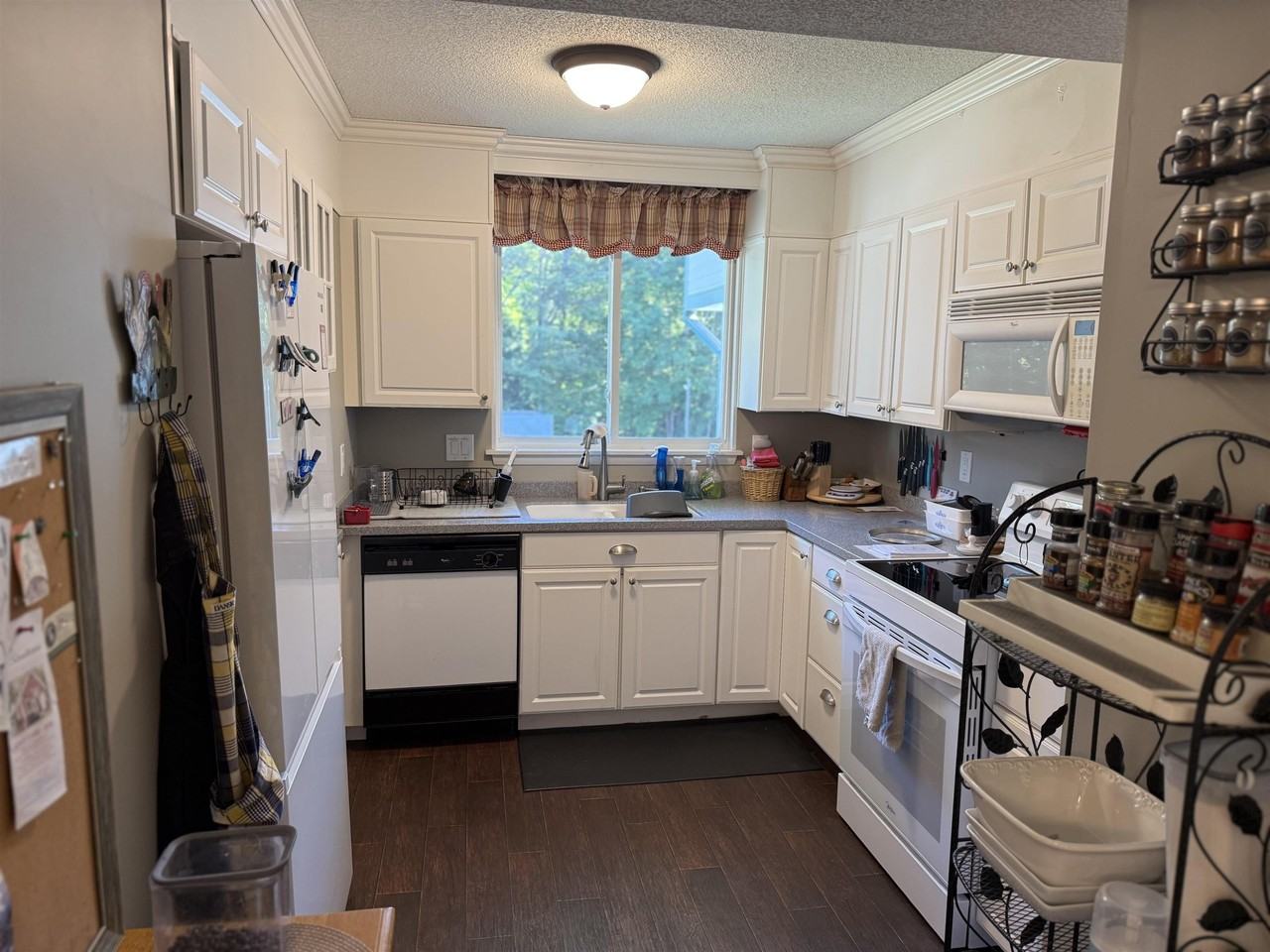 22 Emerson Way #B3 - Photo 7 of 19
