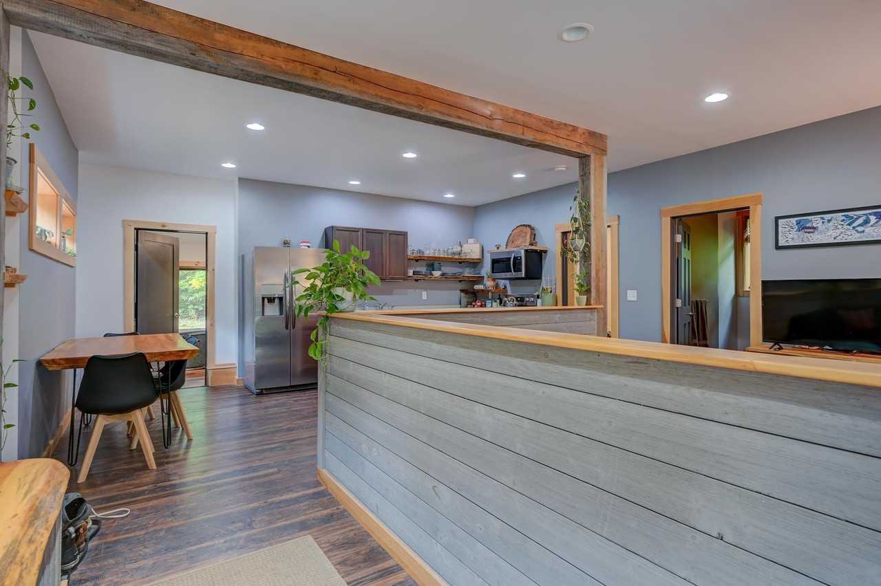 252 Ash St - Photo 5 of 21