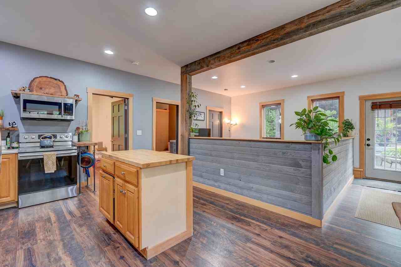252 Ash St - Photo 7 of 21