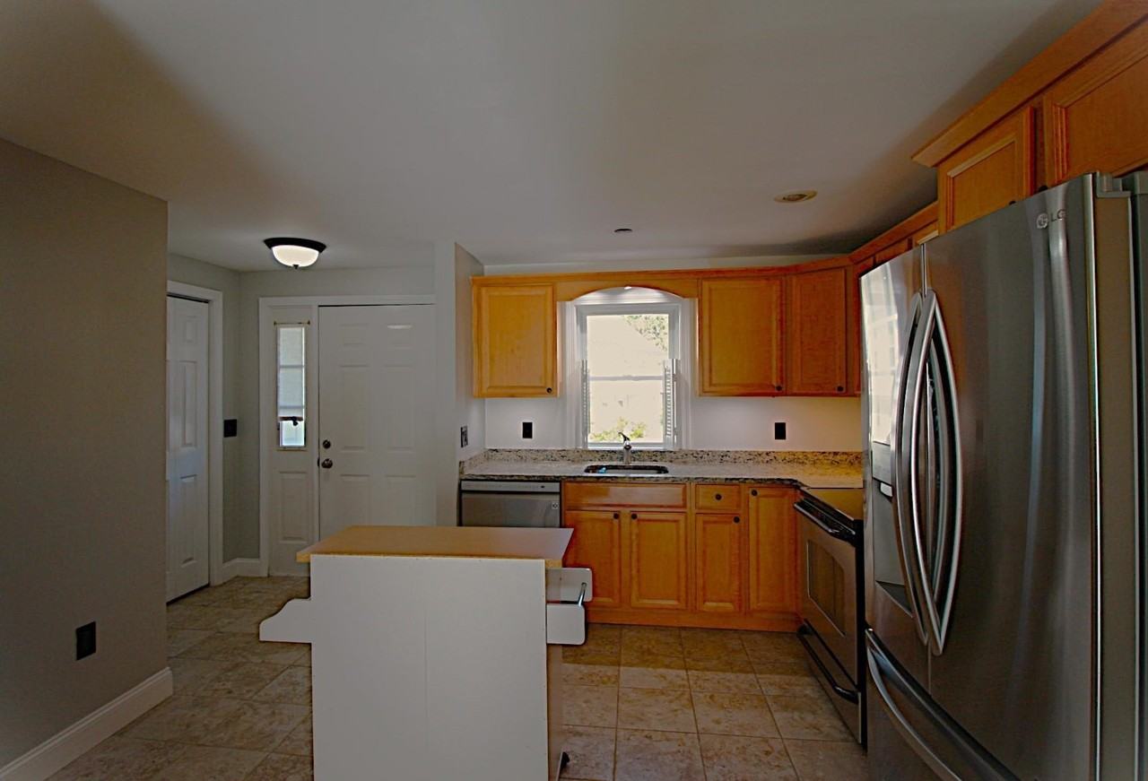 70 Modena Dr - Photo 4 of 18
