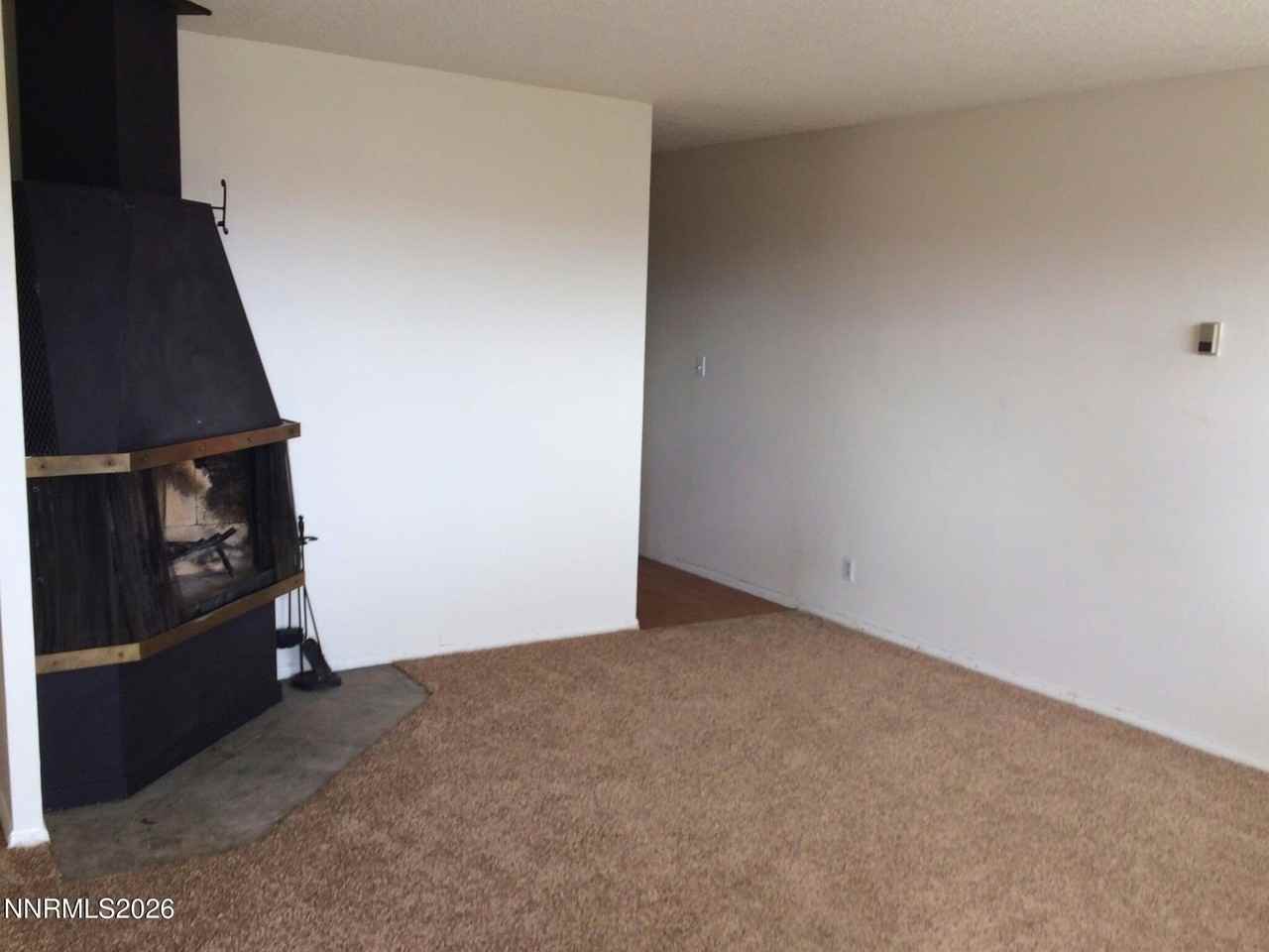 3281 Gypsum Rd - Photo 3 of 10