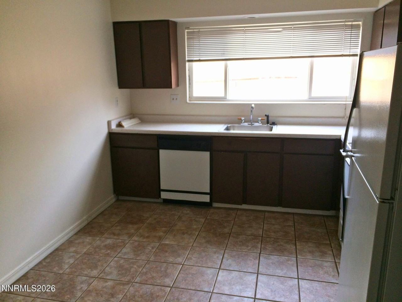 3281 Gypsum Rd - Photo 6 of 10