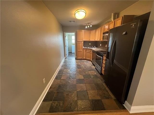 1010 Community St - Photo 4 of 11