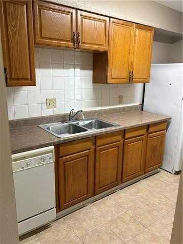 2518 Lemon St - Photo 7 of 23
