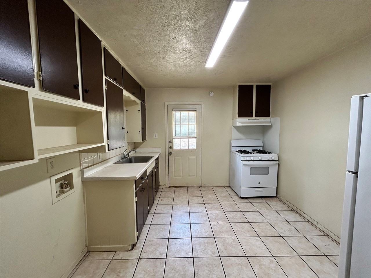 1612 Wayne St - Photo 5 of 17
