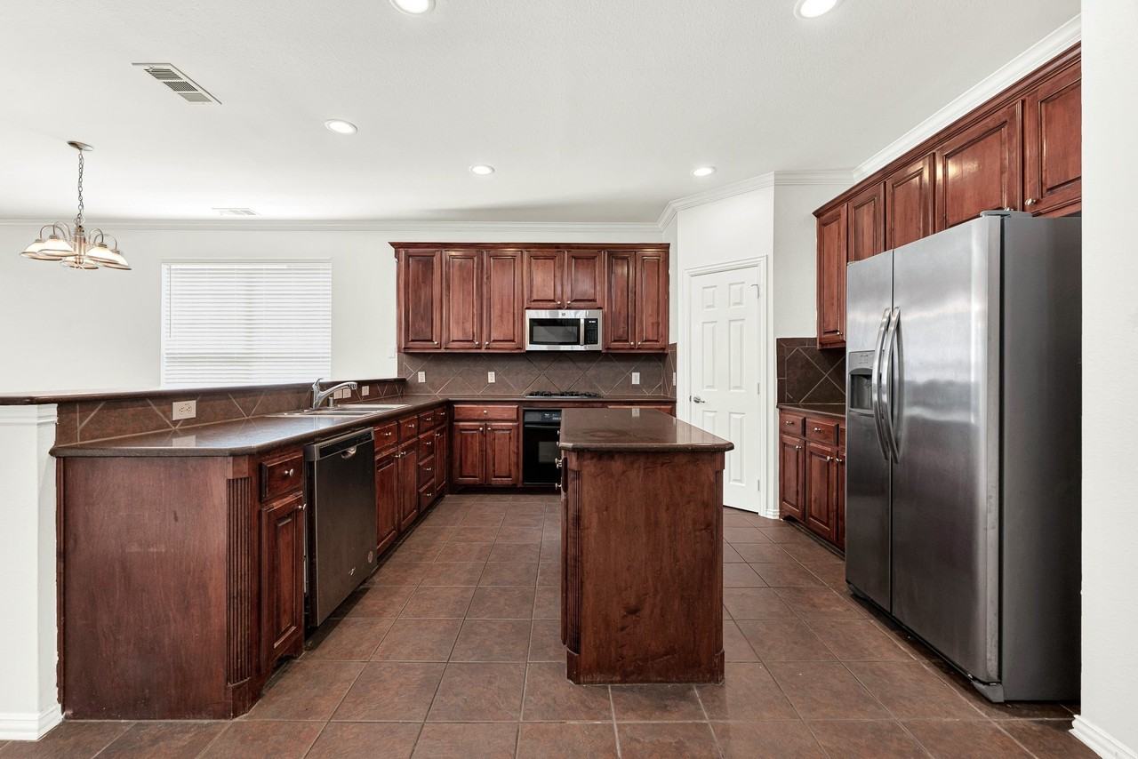 13270 Roadster Dr - Photo 7 of 37