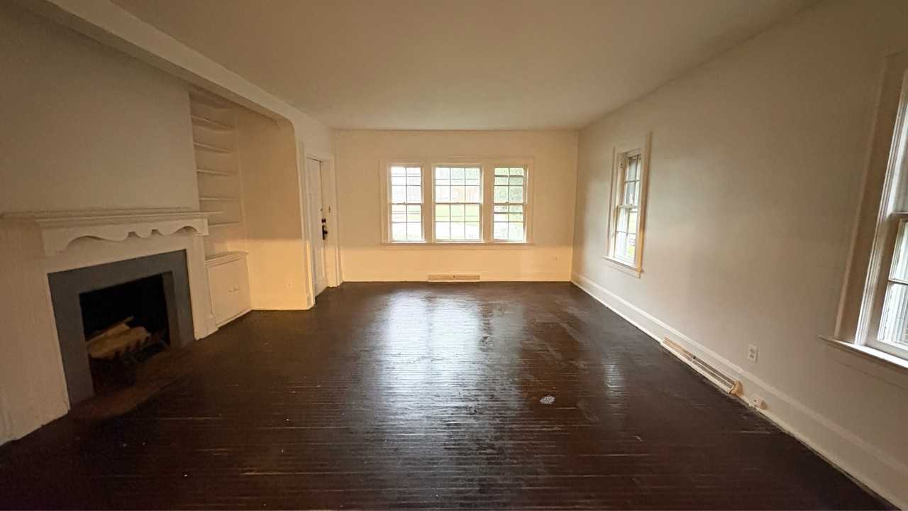 3037 Algonquin Pkwy #1 - Photo 4 of 14