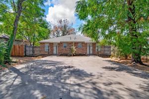 featured image of 2902 Van Horn Ave #100