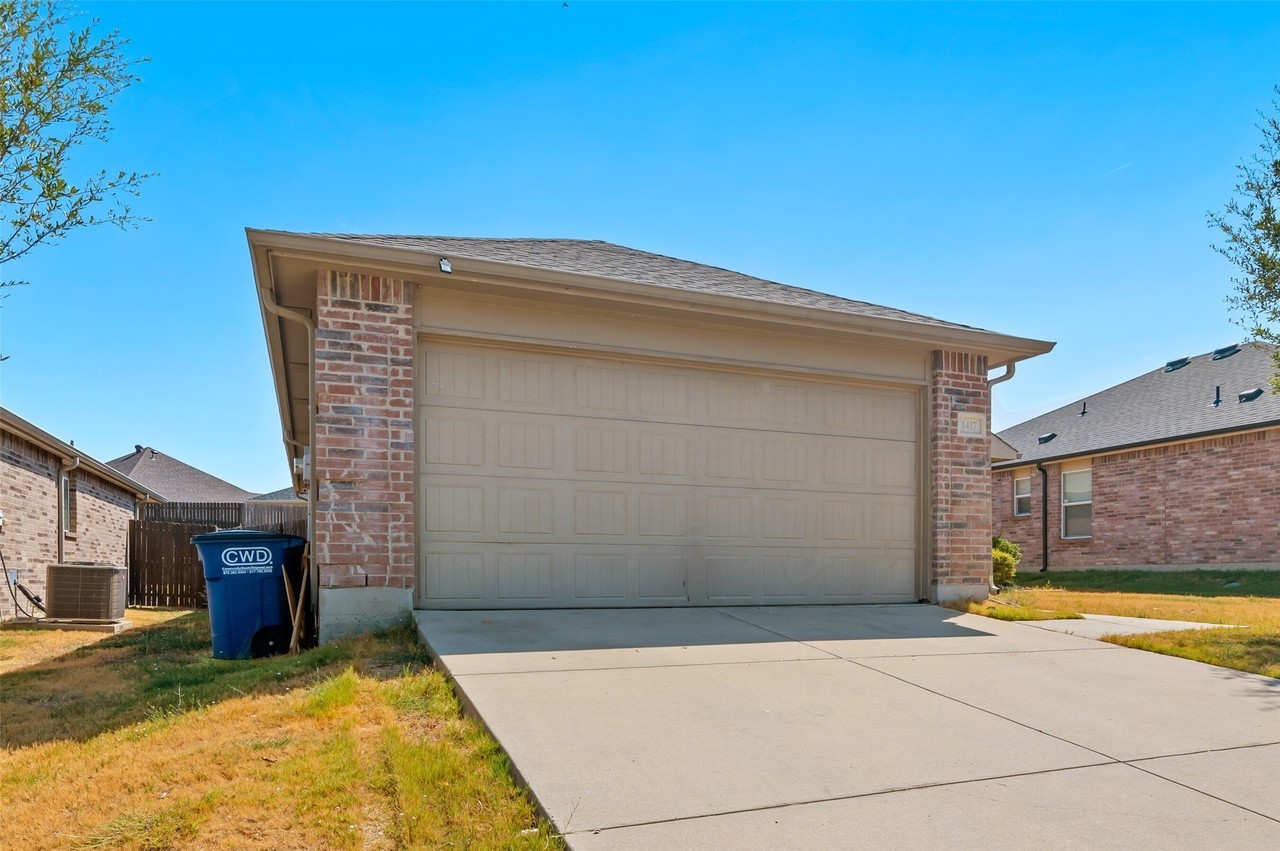 1417 Nicholas Ln - Photo 3 of 26