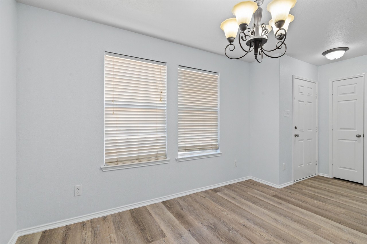 1417 Nicholas Ln - Photo 6 of 26